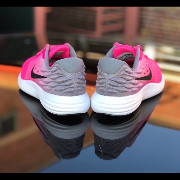 nike lunarstelos pink